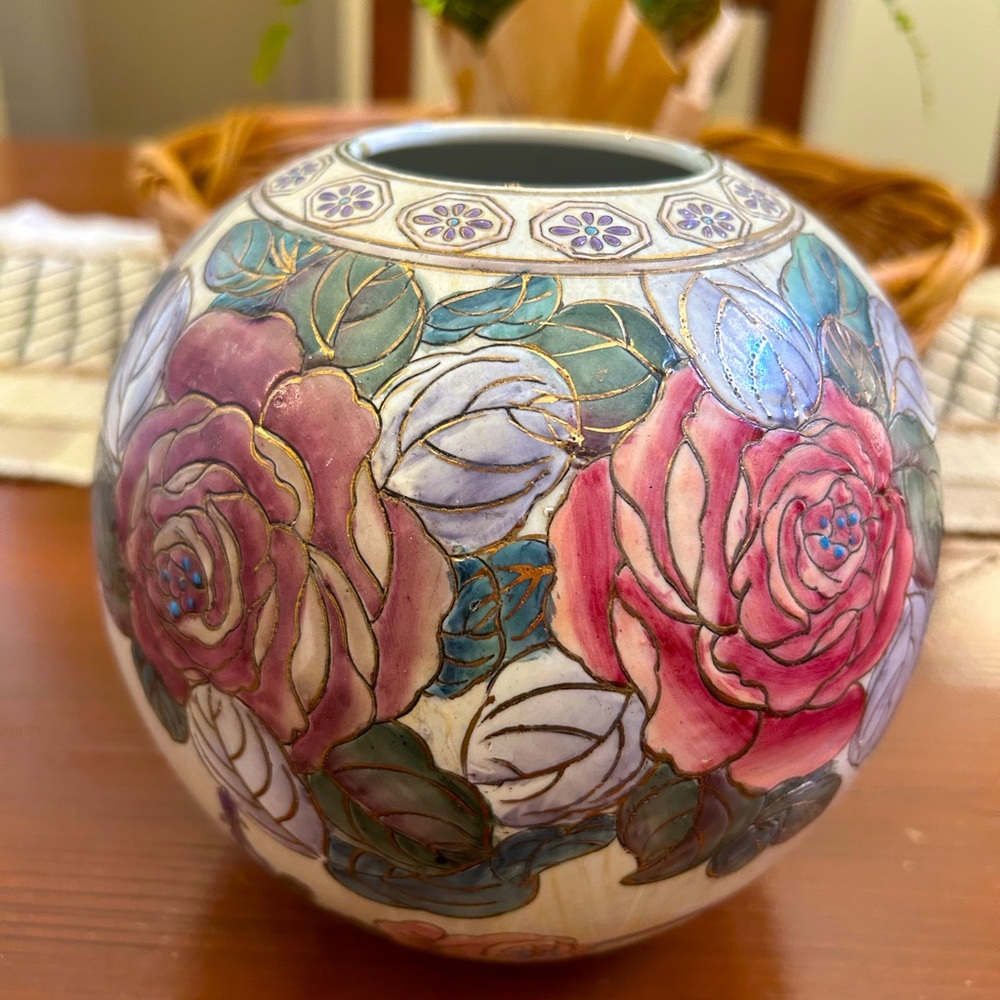 Vintage Toyo Chinese porcelaine vase